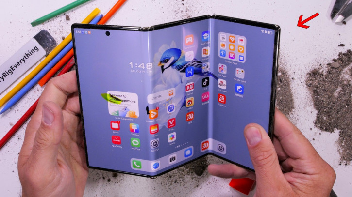 Huawei Mate XT:        