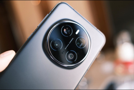    : Honor Magic 7    