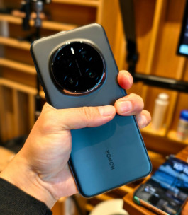    : Honor Magic 7    