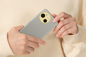  Sharp Aquos Sense 9:   
