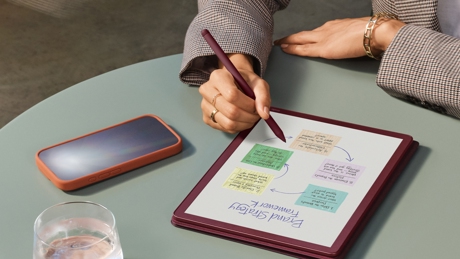 Анонс Amazon Kindle Scribe 2025 года: большие читалки со стилусом