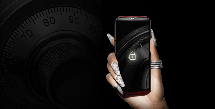 Vertu Agent Q: кожа, дерево, керамика, рубин, кречет и уникальный экран