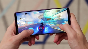 Обзор Sony Xperia 1 VII: брак, удивление и радость