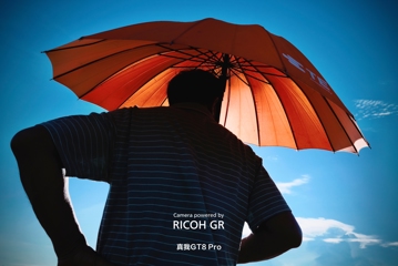 Мощь Ricoh? Первые примеры фото с камер Realme GT 8 Pro