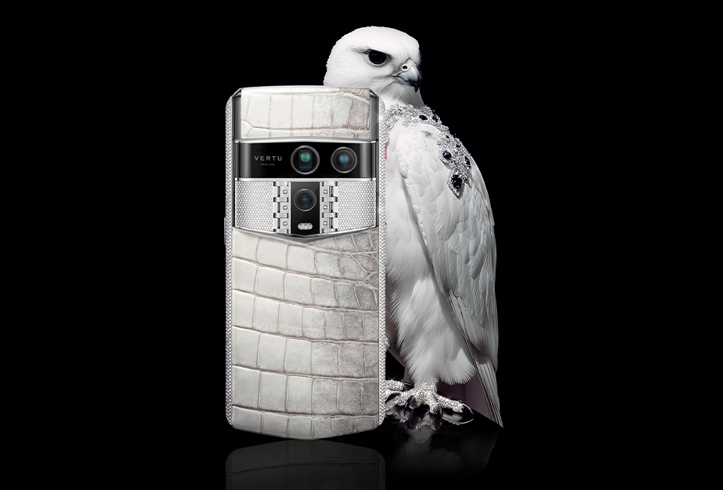 Анонс Vertu Agent Q: потому что iPhone 17 Pro Max — для нищебродов