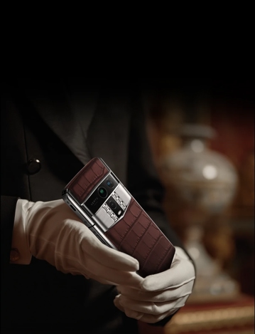 Анонс Vertu Agent Q: потому что iPhone 17 Pro Max — для нищебродов