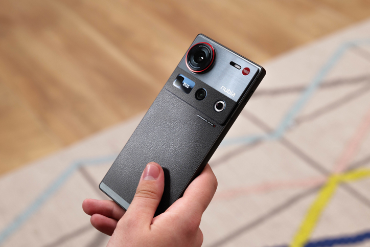 Обзор Nubia Z70S Ultra: всё сложно
