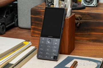 Анонс Qin F25: кнопочный Android-смартфон от партнёра Xiaomi