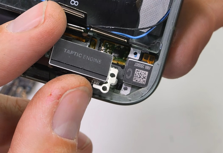 Xiaomi 17 Pro испытали на прочность и разобрали на видео