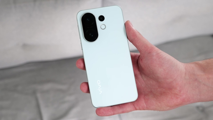 Обзор vivo X200 FE: внезапная новинка