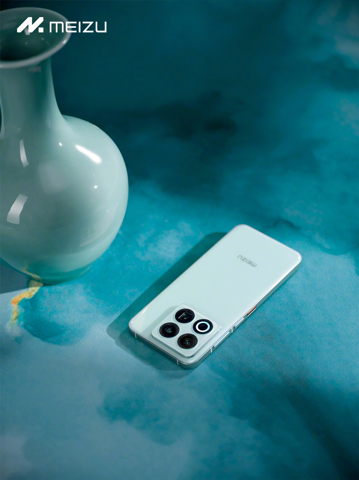 Представлен новый Meizu 22: на этот раз в оттенке фарфора