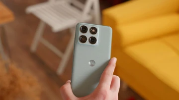 ВИДЕО: обзор Motorola Edge 70 Fusion – антикризисный смартфон-сюрприз