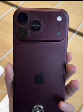 Покупатели iPhone 18 Pro массово жалуются на «выцветание» краски в районе камер