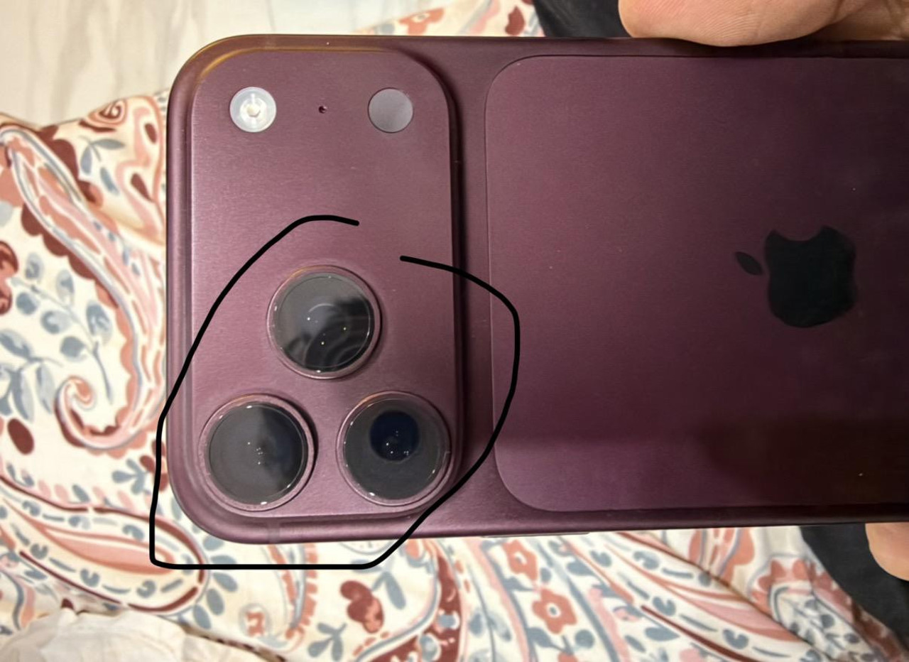 Покупатели iPhone 18 Pro массово жалуются на «выцветание» краски в районе камер