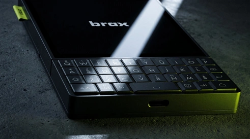 Анонс Brax Wink: компактный QWERTY-смартфон на Dimensity 7500