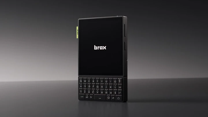 Анонс Brax Wink: компактный QWERTY-смартфон на Dimensity 7500