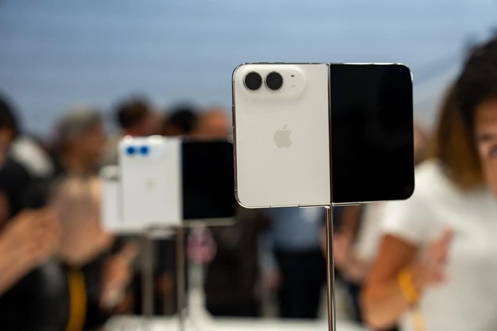 Евросоюз заставил Apple раскрыть ёмкость аккумулятора iPhone Duo