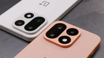 ВИДЕО: батл камер OnePlus 16 против OnePlus 15 – кто кого?