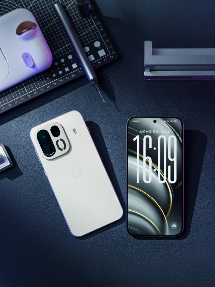 OnePlus Ace 7 и 7 Pro красуются на живых фото до анонса 