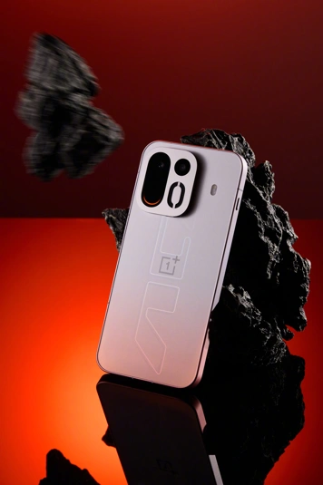 OnePlus Ace 7 и 7 Pro красуются на живых фото до анонса 