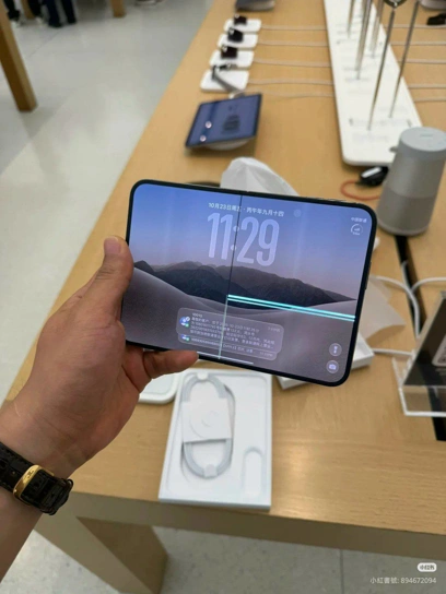 В iPhone Duo массово ломается экран по линии сгиба