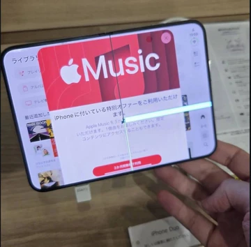 В iPhone Duo массово ломается экран по линии сгиба