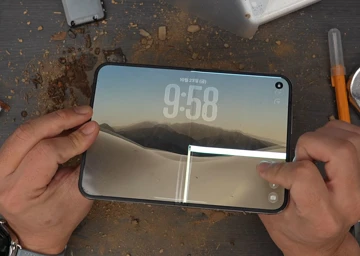 Блогер выявил причину массовых повреждений складного экрана iPhone Duo