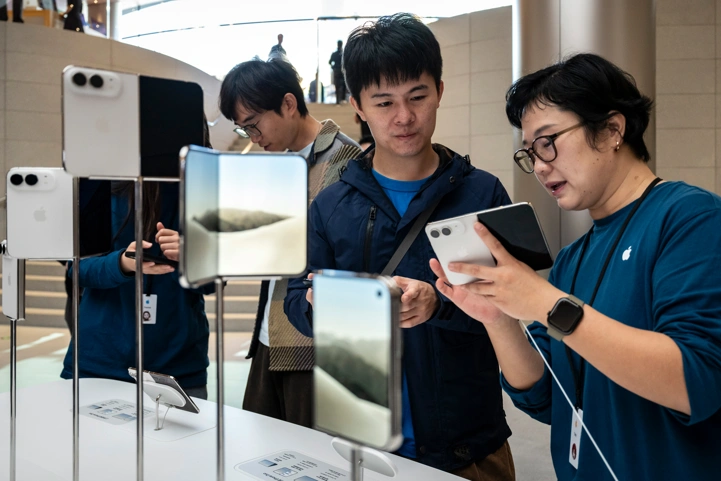 Нескладуха: первые показатели продаж iPhone Duo в Китае