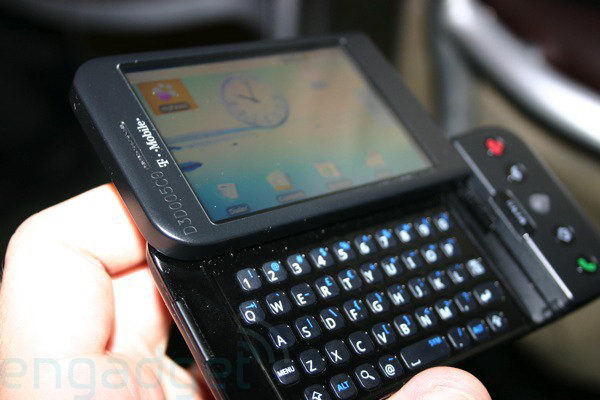 Китайский телефон гугл. HTC T mobile g1. Андроид 2008 года. Первые смартфоны t-mobile. Энди Рубин t-mobile g1,.