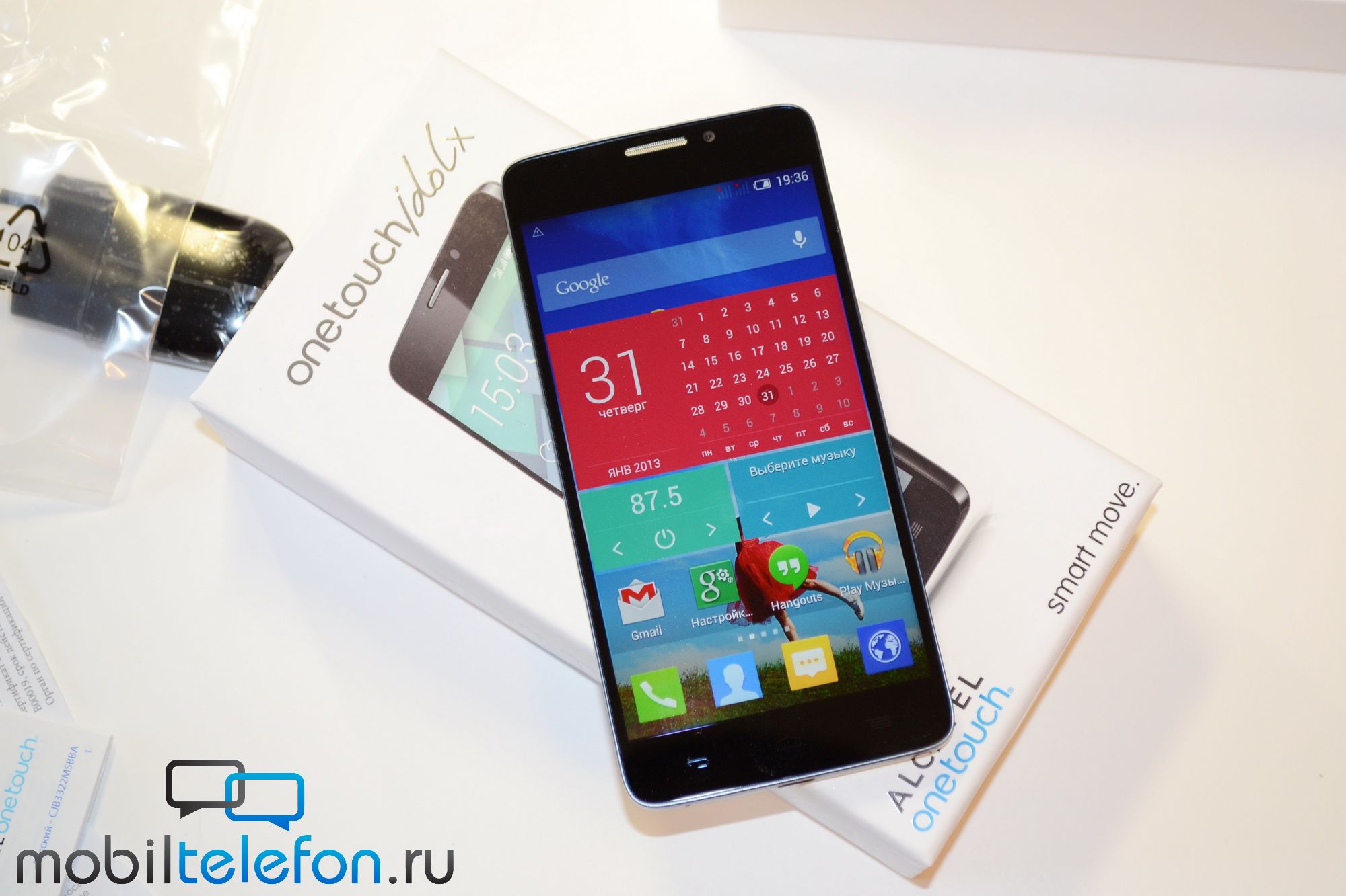 Распаковка Alcatel One Touch Idol X + первые впечатления