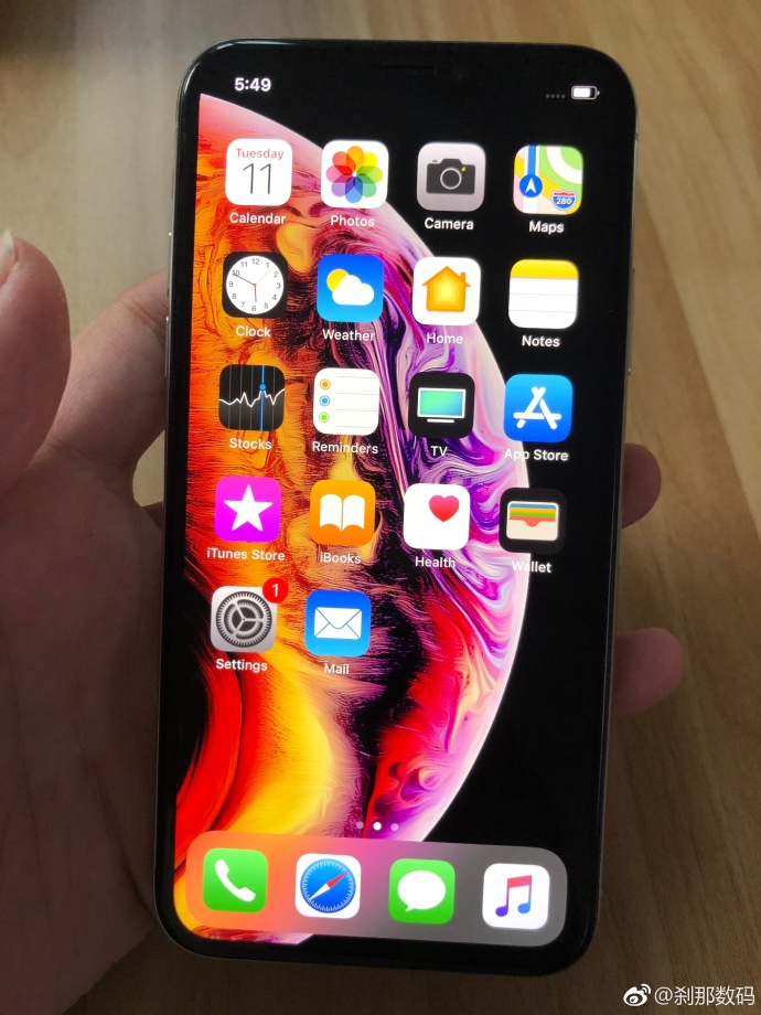   iPhone XS  ?