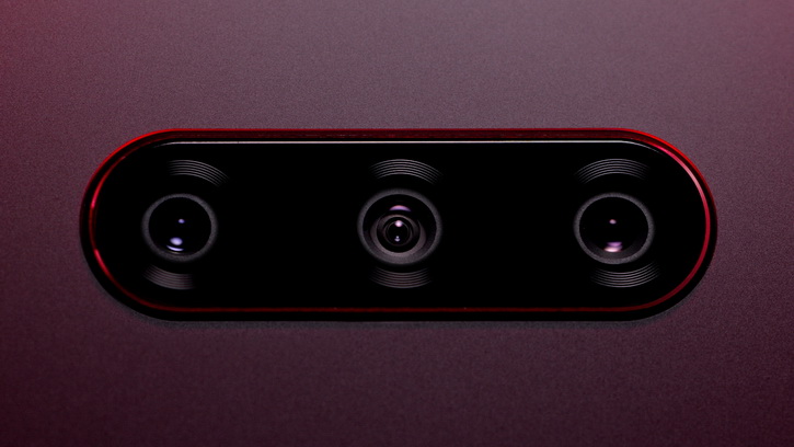 Предварительный анонс LG V40 ThinQ: три камеры, большой экран и дизайн