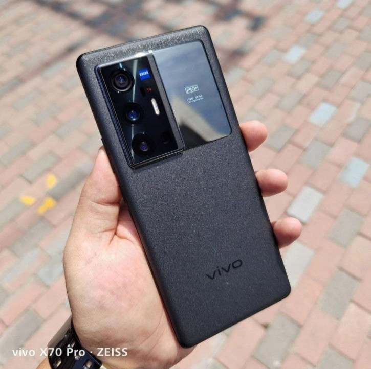 Vivo X70 Pro+        