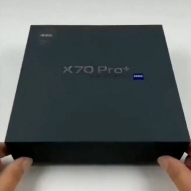 Vivo X70 Pro+    :    