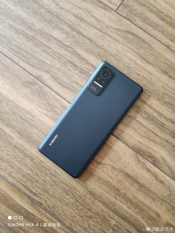    :      Xiaomi Civi 