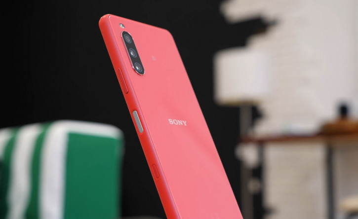 : Sony Xperia 10 III  -   