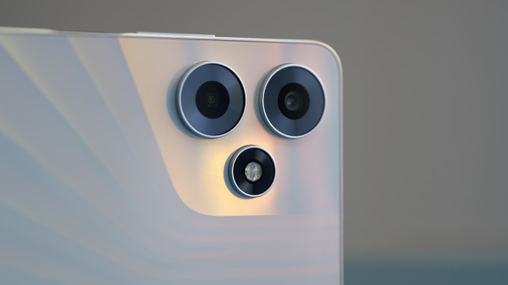  Infinix Hot 30:  
