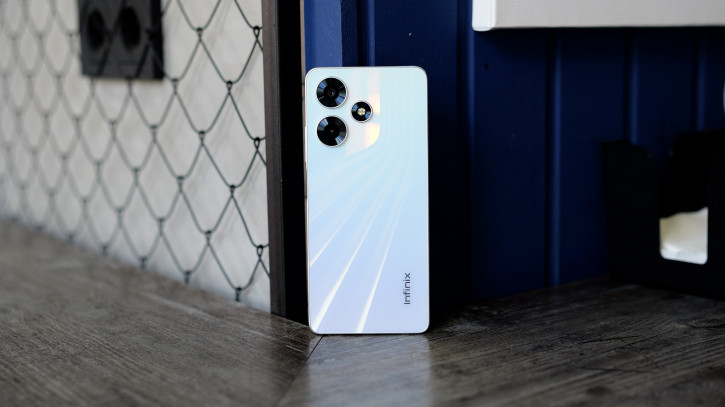  Infinix Hot 30:  
