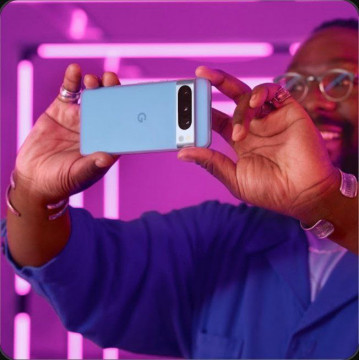    Google Pixel 8    Pixel 8 Pro