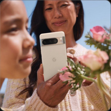    Google Pixel 8    Pixel 8 Pro