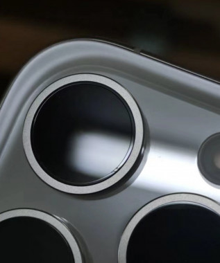 Тёмная сторона запуска iPhone 15 Pro от лица сотрудника салона Apple