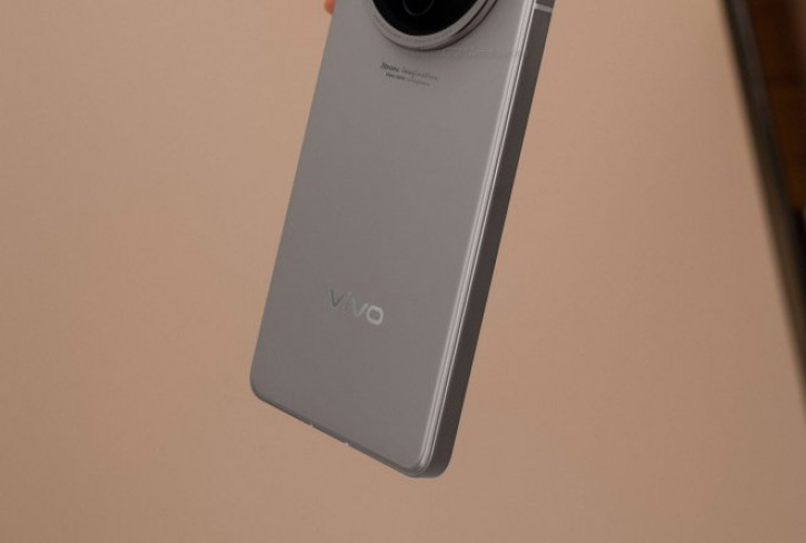 Vivo X200+  Xiaomi 15   ,   