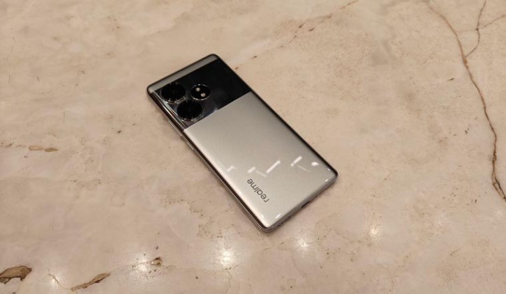 Realme GT 6T по отличной цене на AliExpress