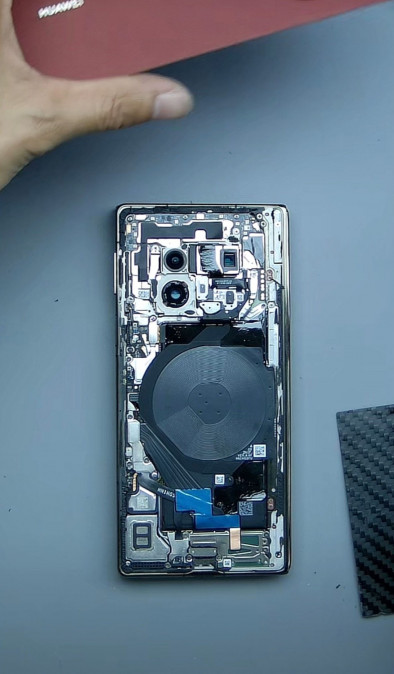    Huawei Mate XT:   ?