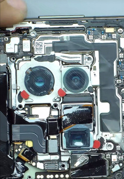    Huawei Mate XT:   ?