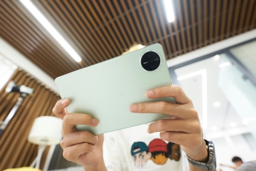 Huawei MatePad Mini красуется на студийных фото до анонса
