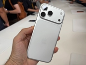 iPhone 17, 17 Pro и Air во всей красе на первых живых фото