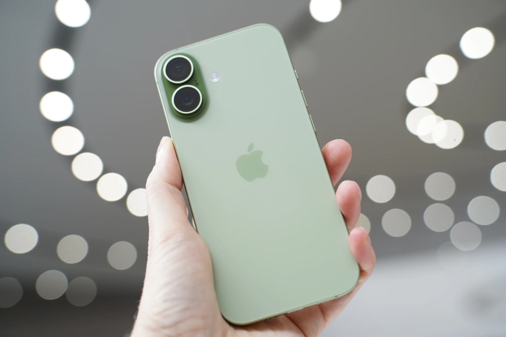 iPhone 17, 17 Pro и Air во всей красе на первых живых фото