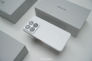 Meizu 22 уже красуется на студийных фото во всех расцветках