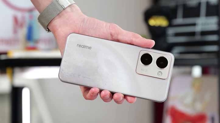 Обзор Realme P3 Ultra: лунный гонщик